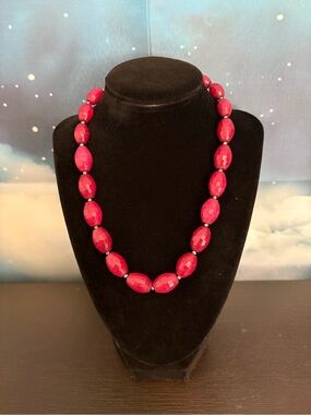 WHBM White House Black Market red dyed Jade beaded necklace silver tone. EUC